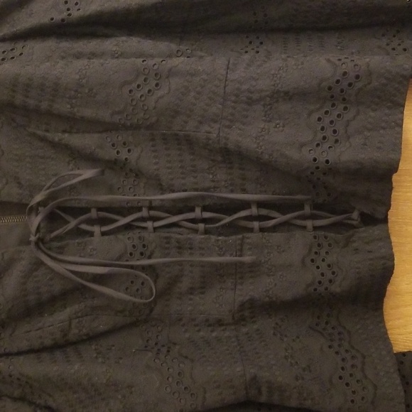 BCBG navy off the shoulder like new - Picture 2 of 4